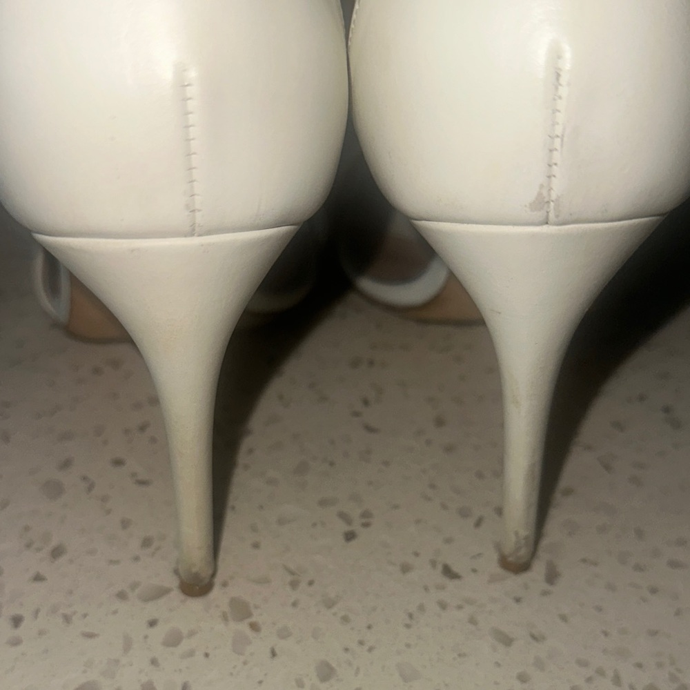 Alexander McQueen White Leather Heels silver buckle 38.5 with dustbag - Picture 16 of 16